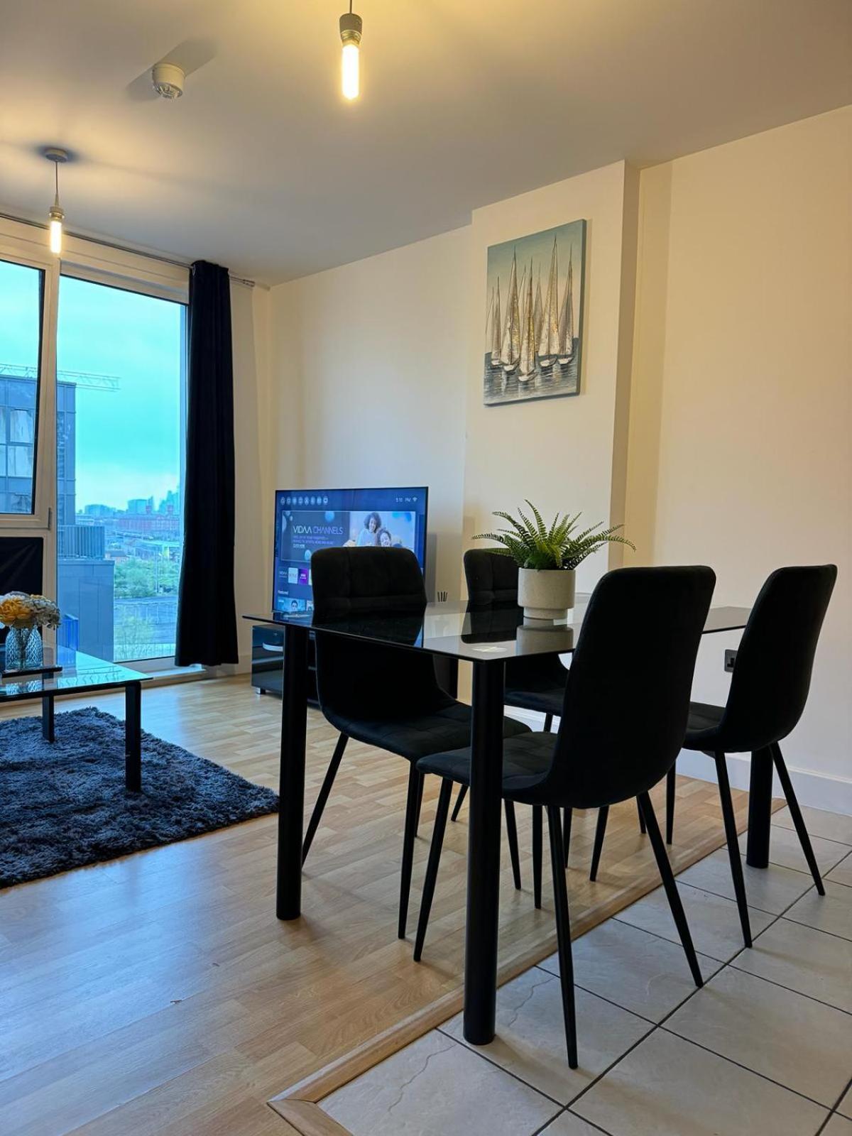 Spacious 2 Bedrooms Apartment In Stratford London Bagian luar foto
