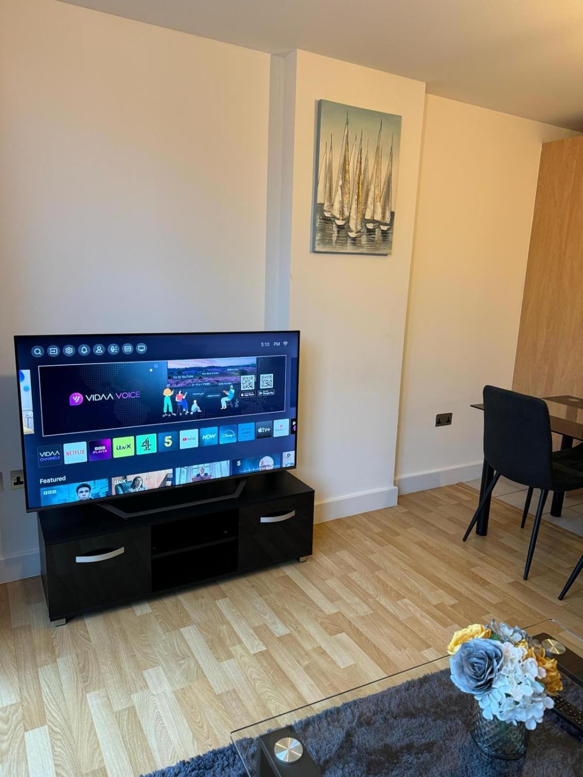 Spacious 2 Bedrooms Apartment In Stratford London Bagian luar foto