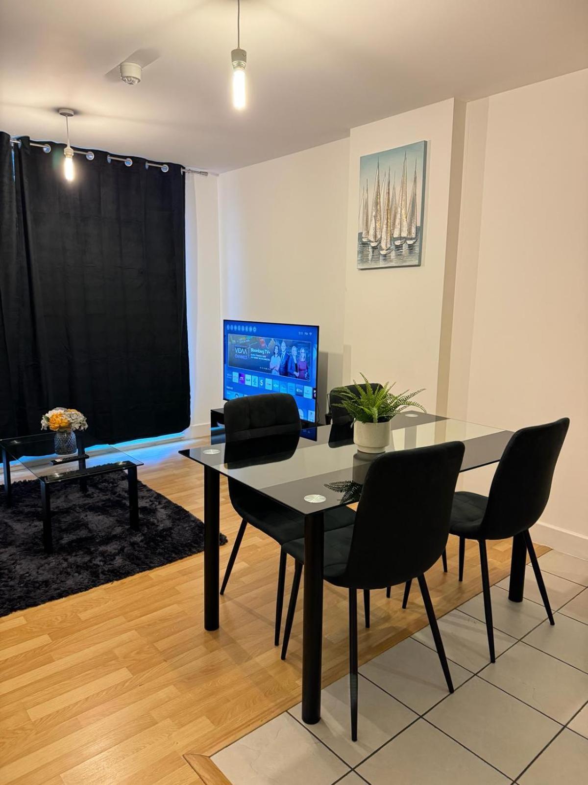 Spacious 2 Bedrooms Apartment In Stratford London Bagian luar foto