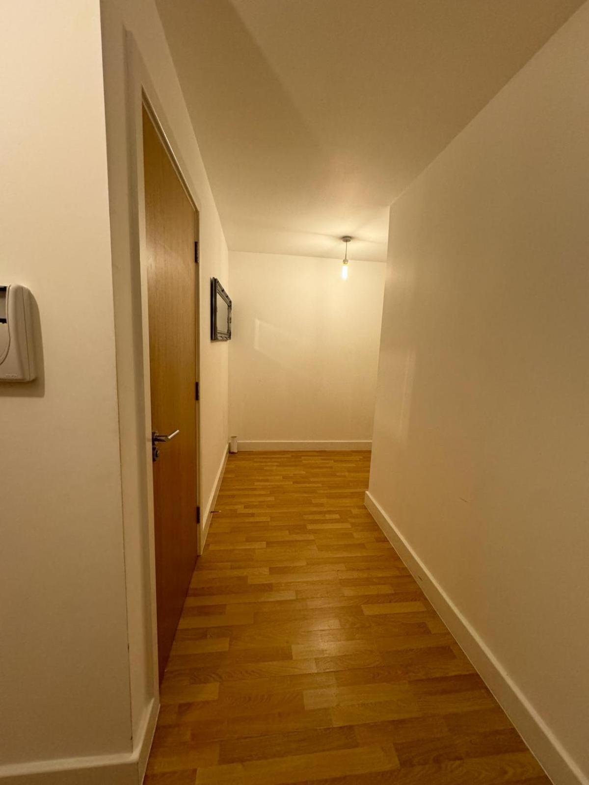 Spacious 2 Bedrooms Apartment In Stratford London Bagian luar foto