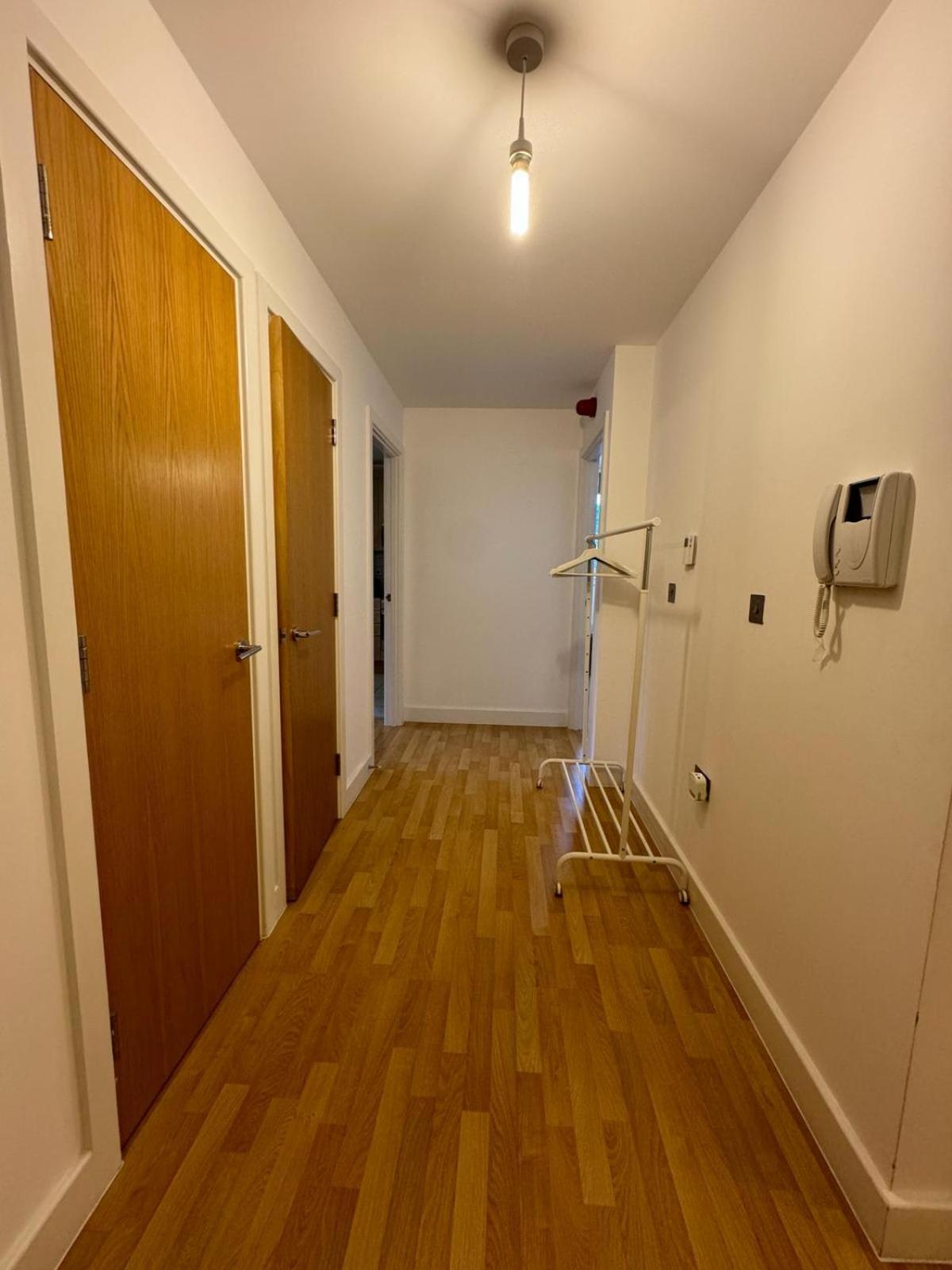 Spacious 2 Bedrooms Apartment In Stratford London Bagian luar foto